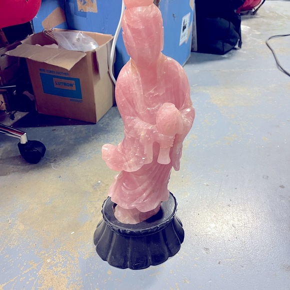 Chinese rose quartz figure of Guanyin - Picture 3 of 5